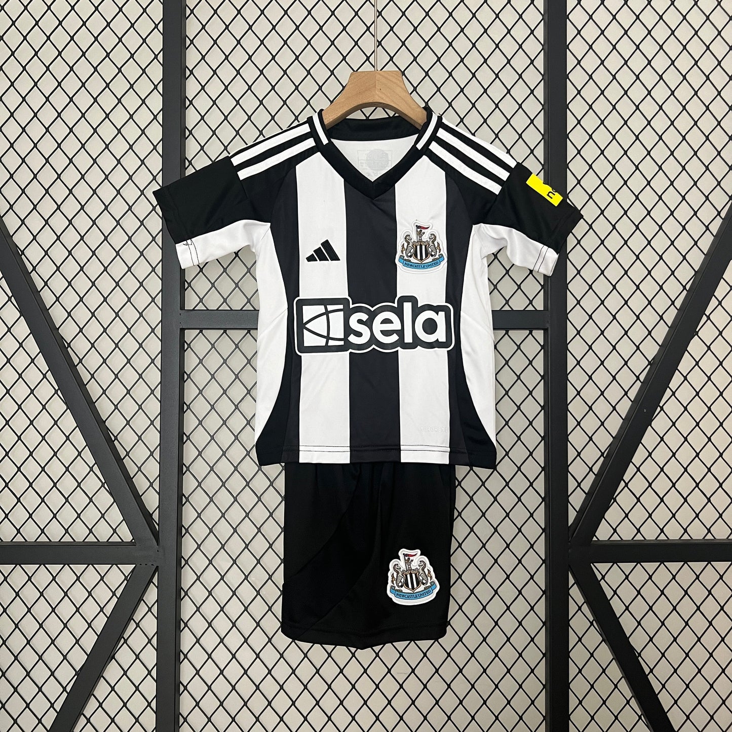 Newcastle Kids Football Kit 2024/25 - Home